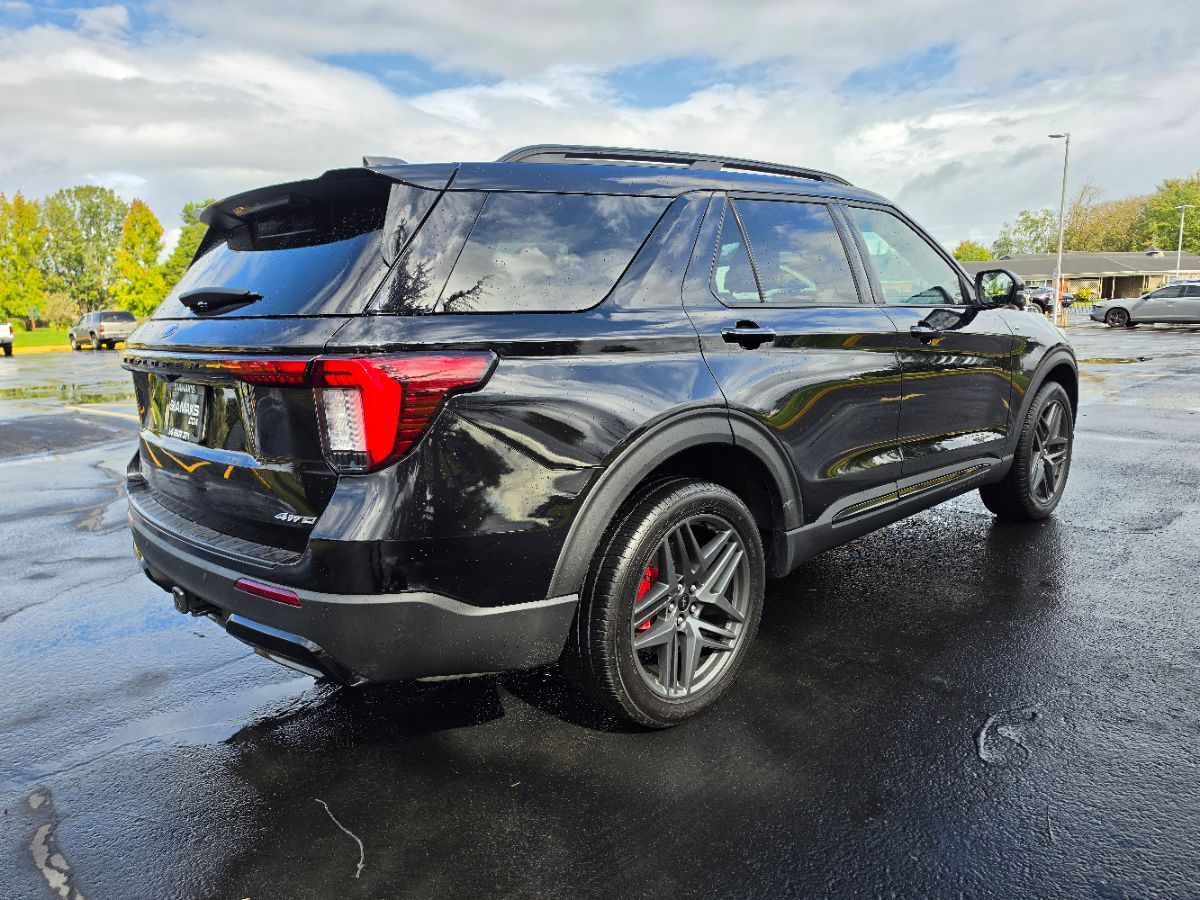 Ford Explorer photo 21