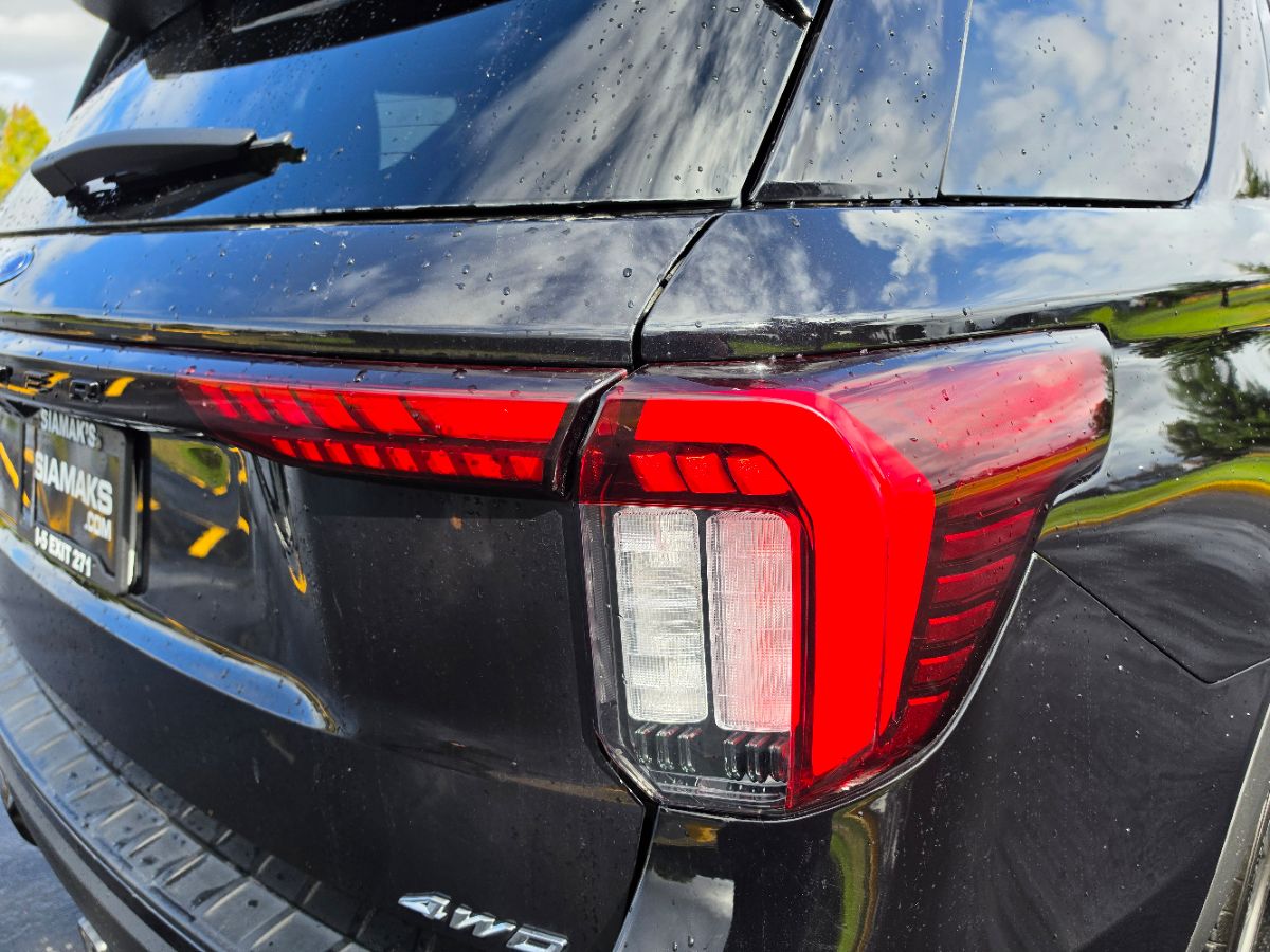 Ford Explorer photo 22