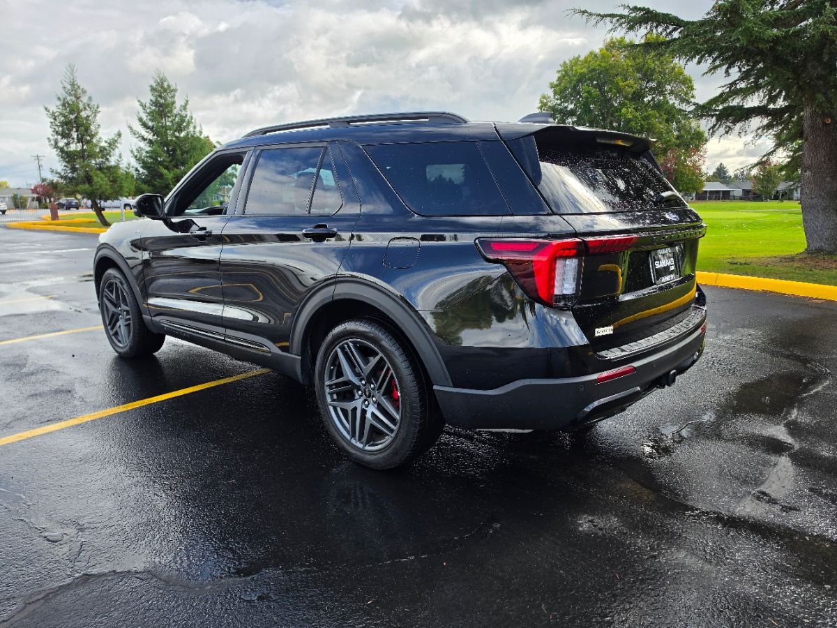 Ford Explorer photo 25