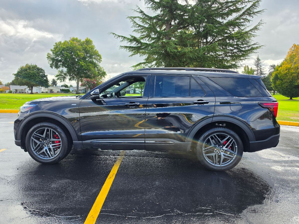 Ford Explorer photo 26