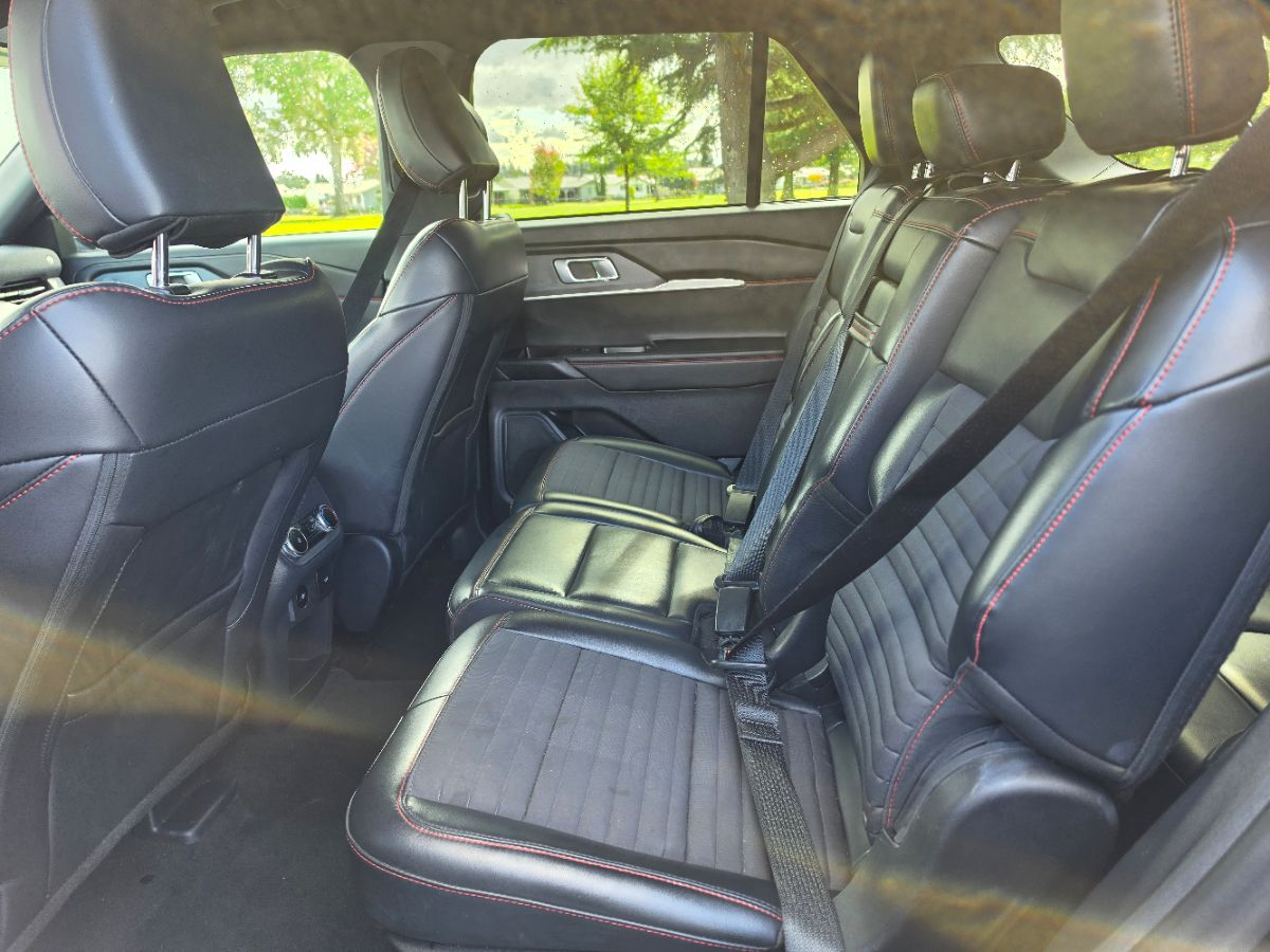 Ford Explorer photo 29
