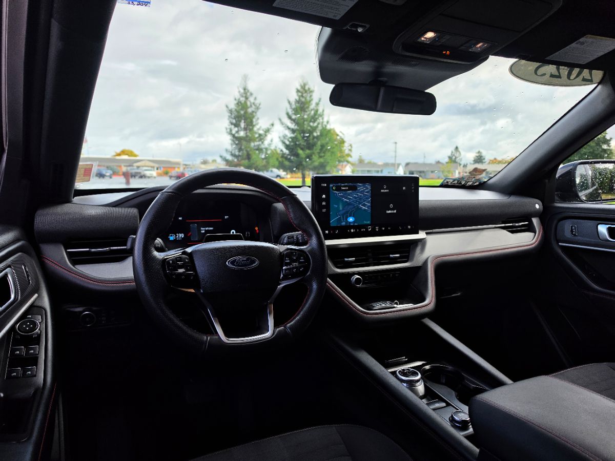 Ford Explorer photo 30