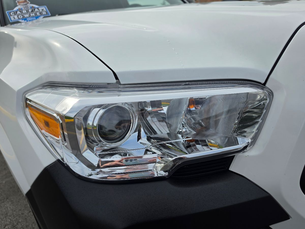 Toyota Tacoma photo 7