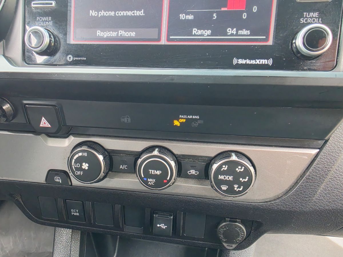 Toyota Tacoma photo 11