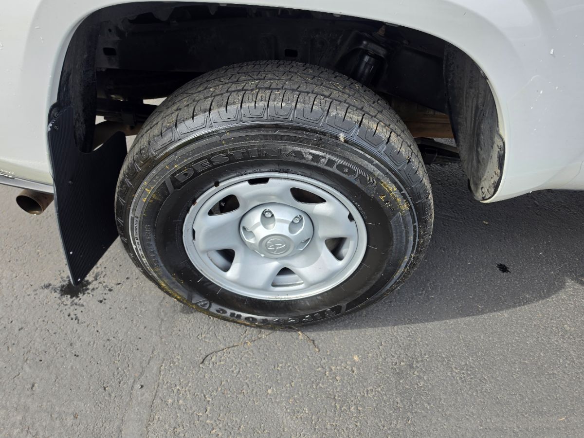 Toyota Tacoma photo 18