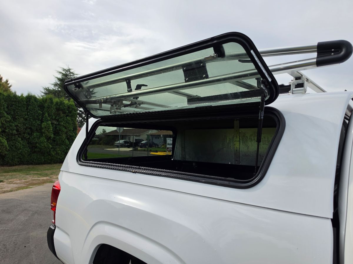 Toyota Tacoma photo 19