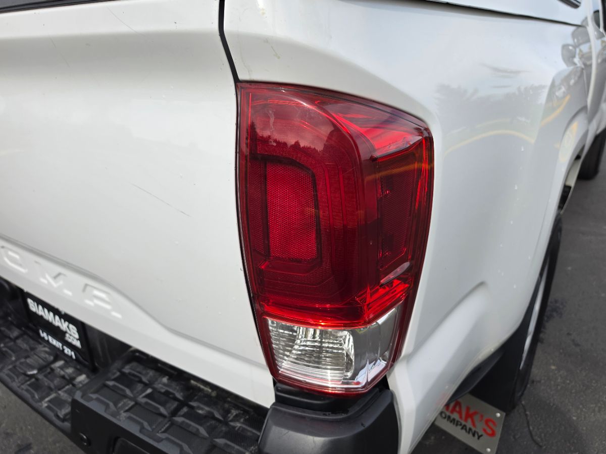 Toyota Tacoma photo 20