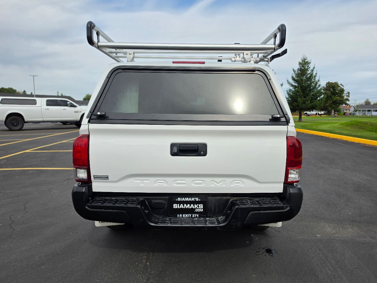 Toyota Tacoma photo 22