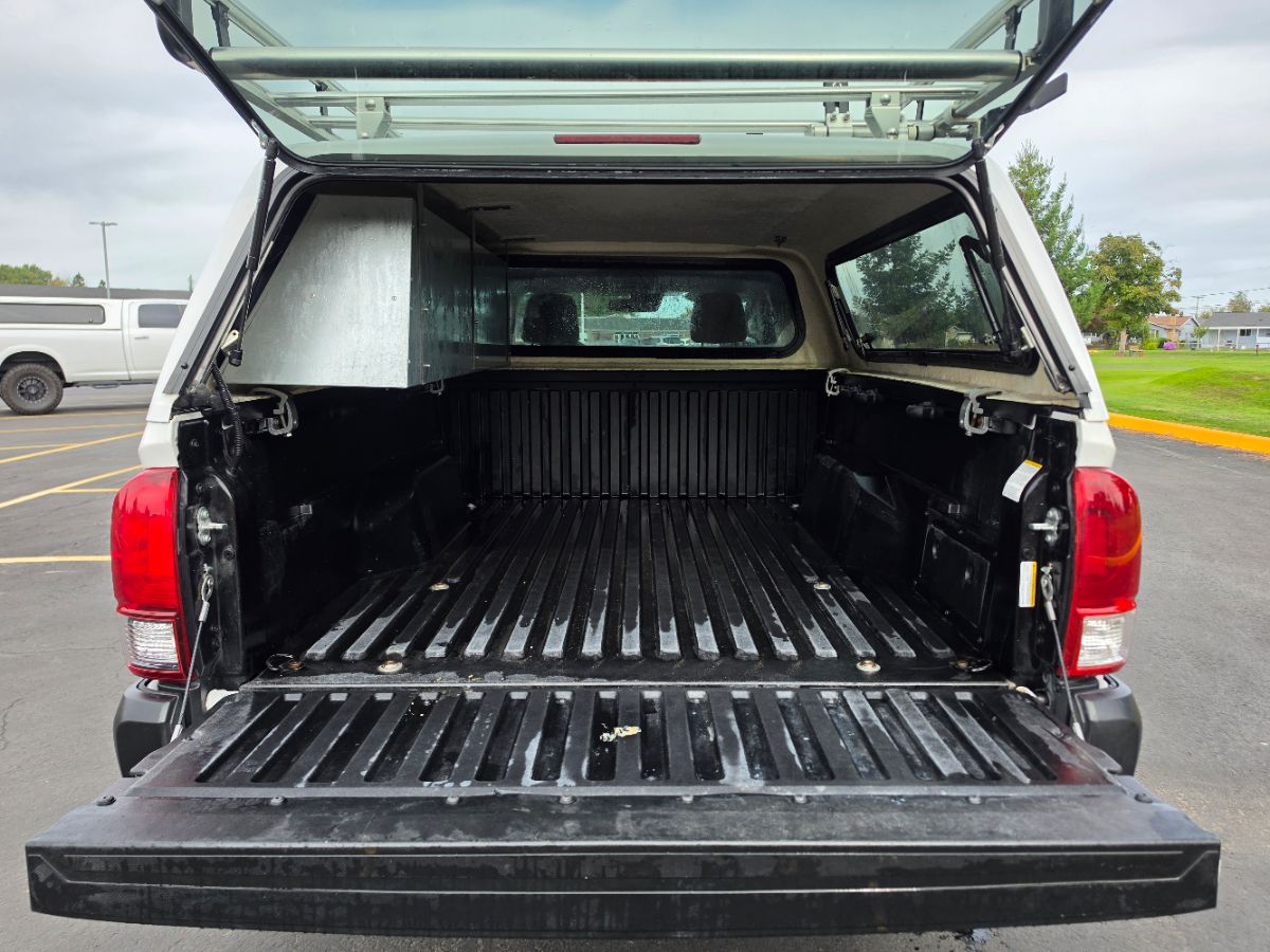 Toyota Tacoma photo 23
