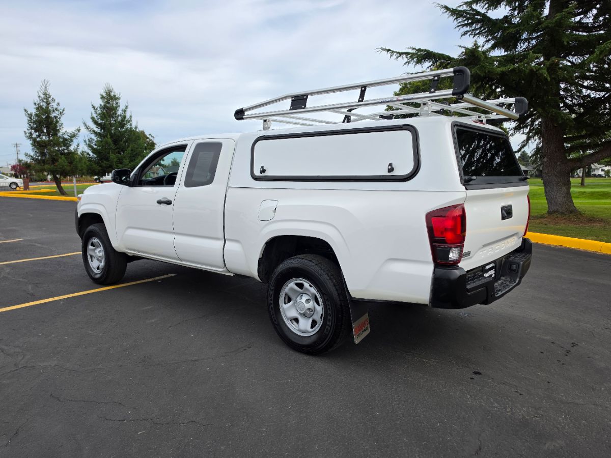 Toyota Tacoma photo 24