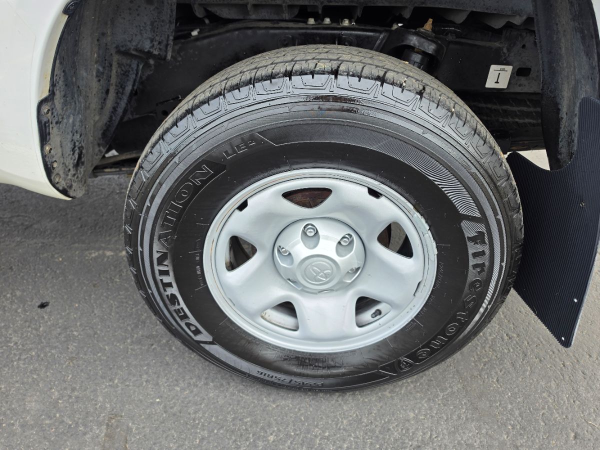 Toyota Tacoma photo 26