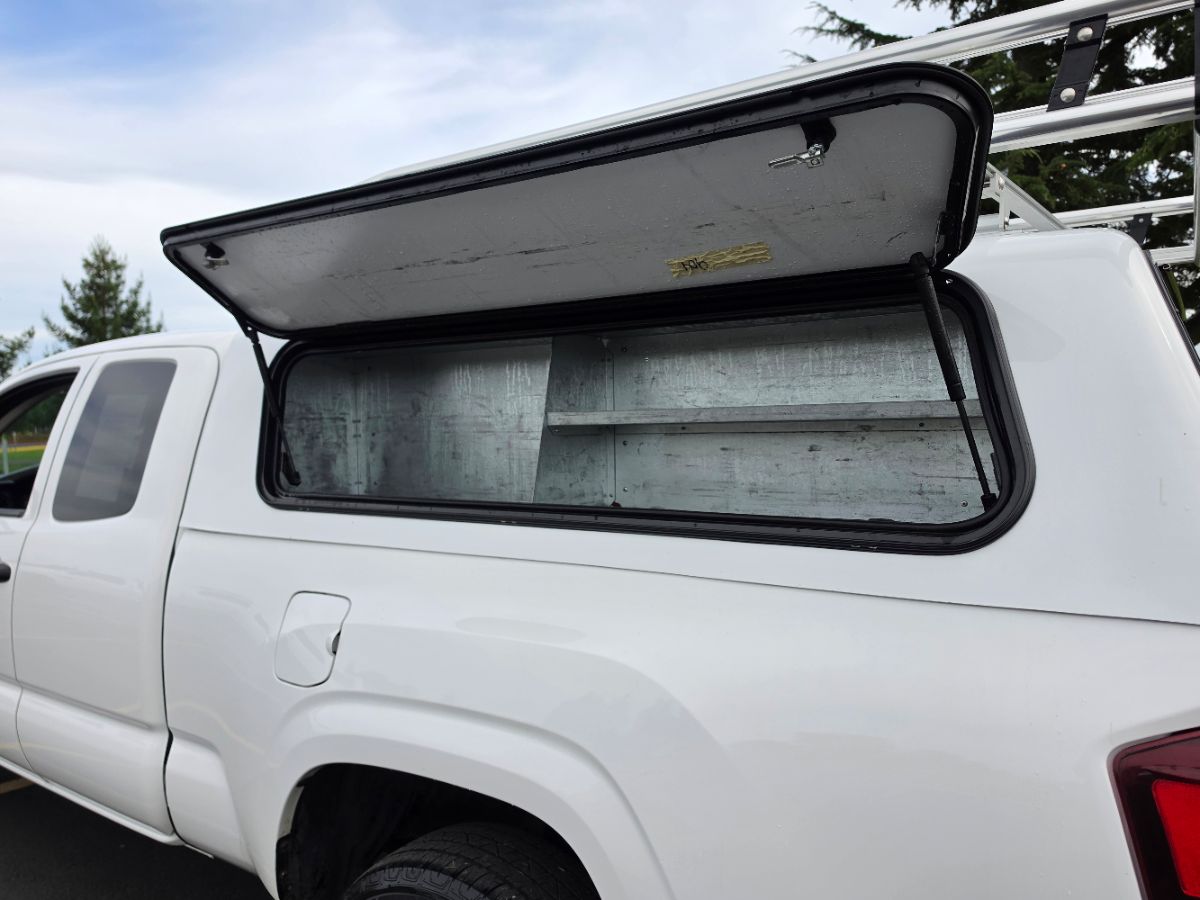 Toyota Tacoma photo 27