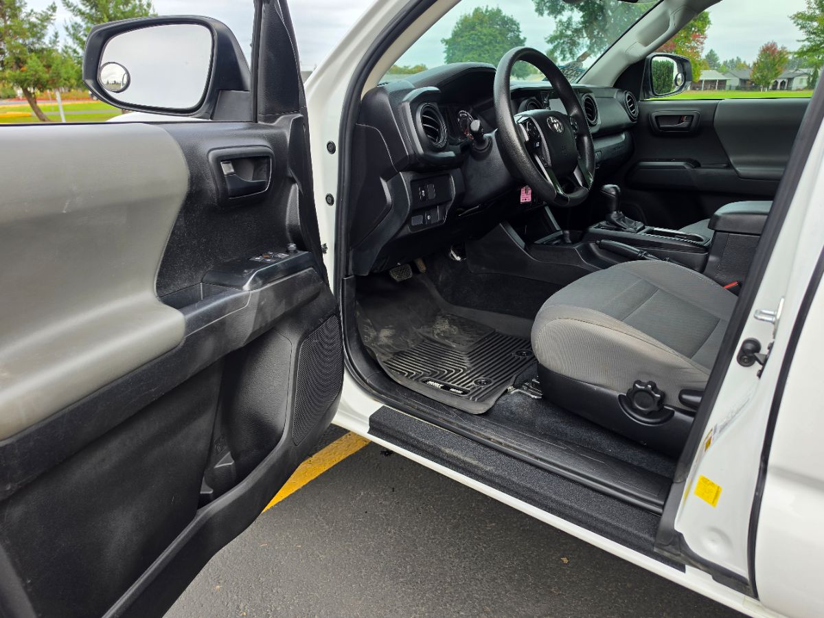 Toyota Tacoma photo 30