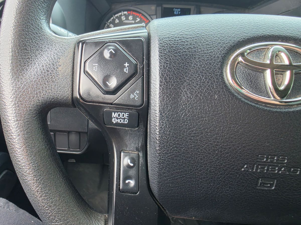 Toyota Tacoma photo 34