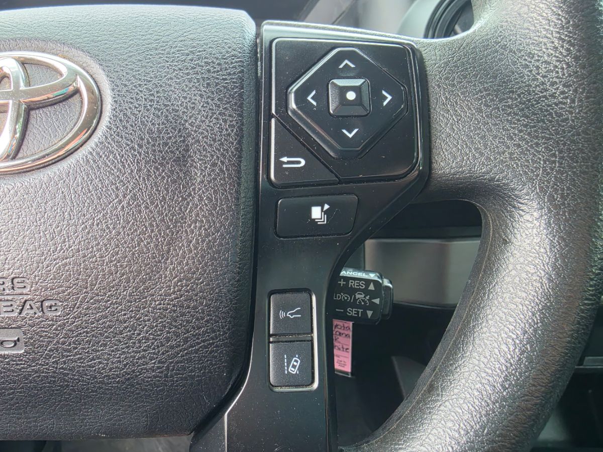 Toyota Tacoma photo 35
