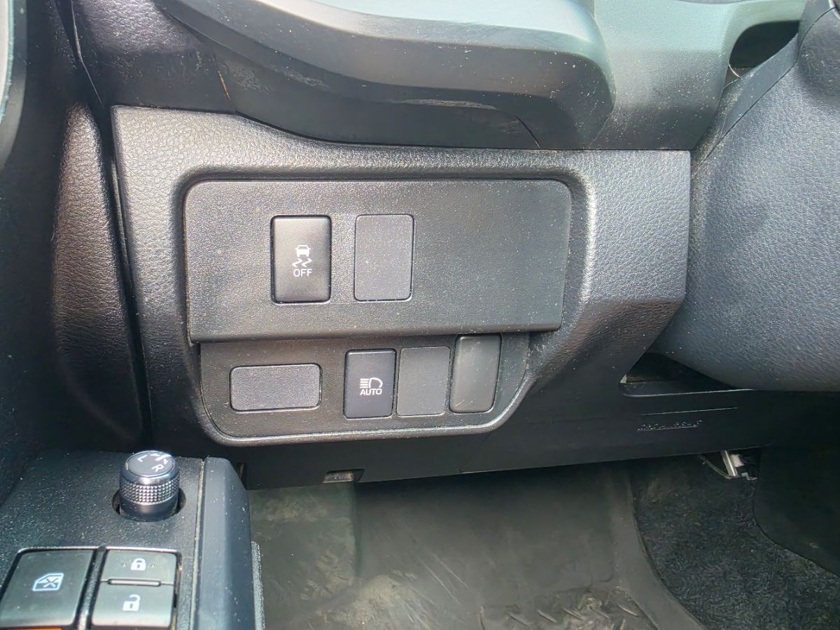 Toyota Tacoma photo 36