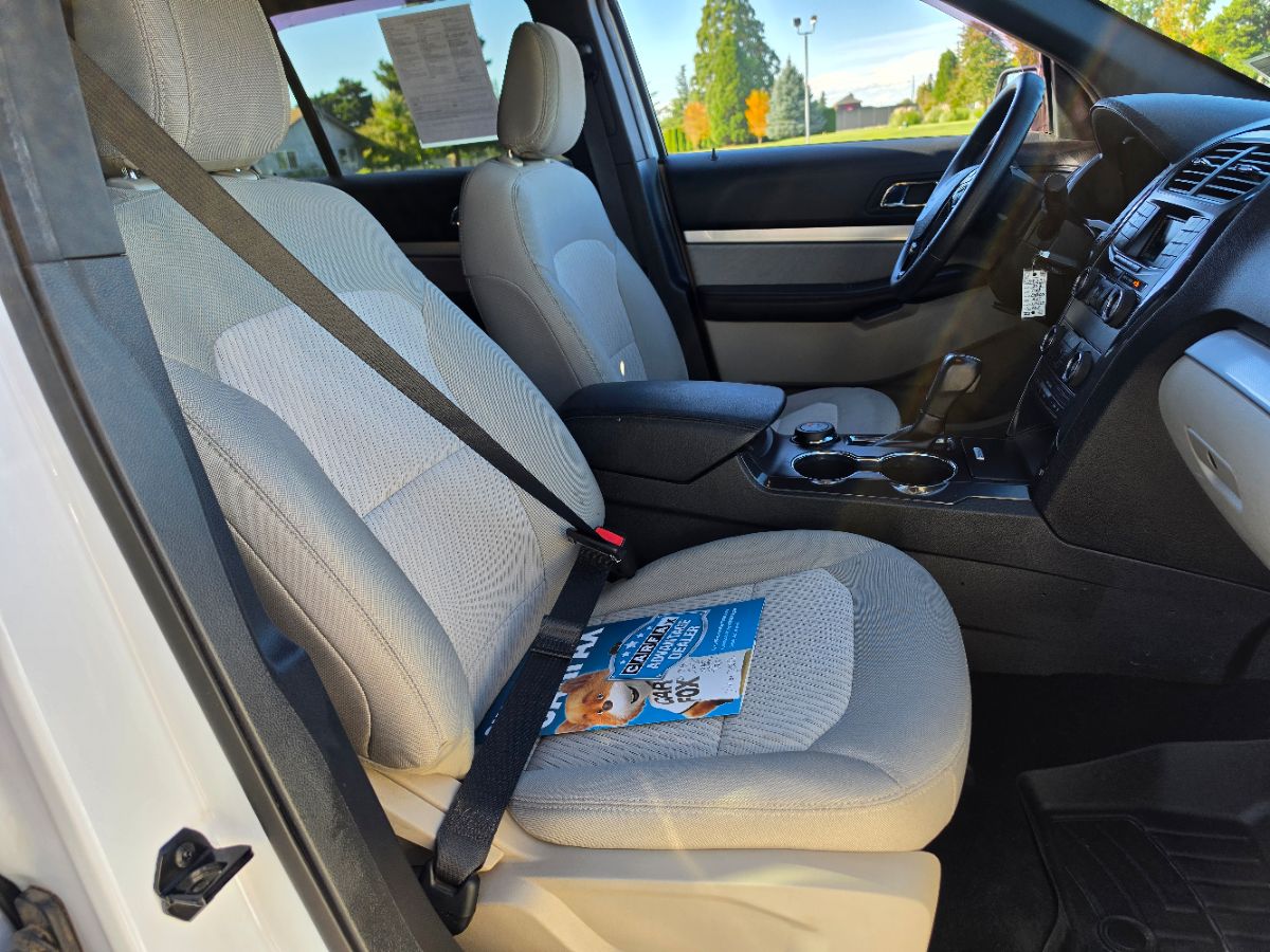 Ford Explorer photo 9