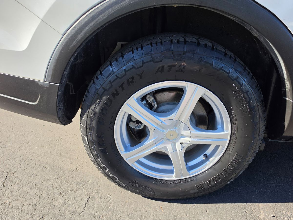 Ford Explorer photo 20