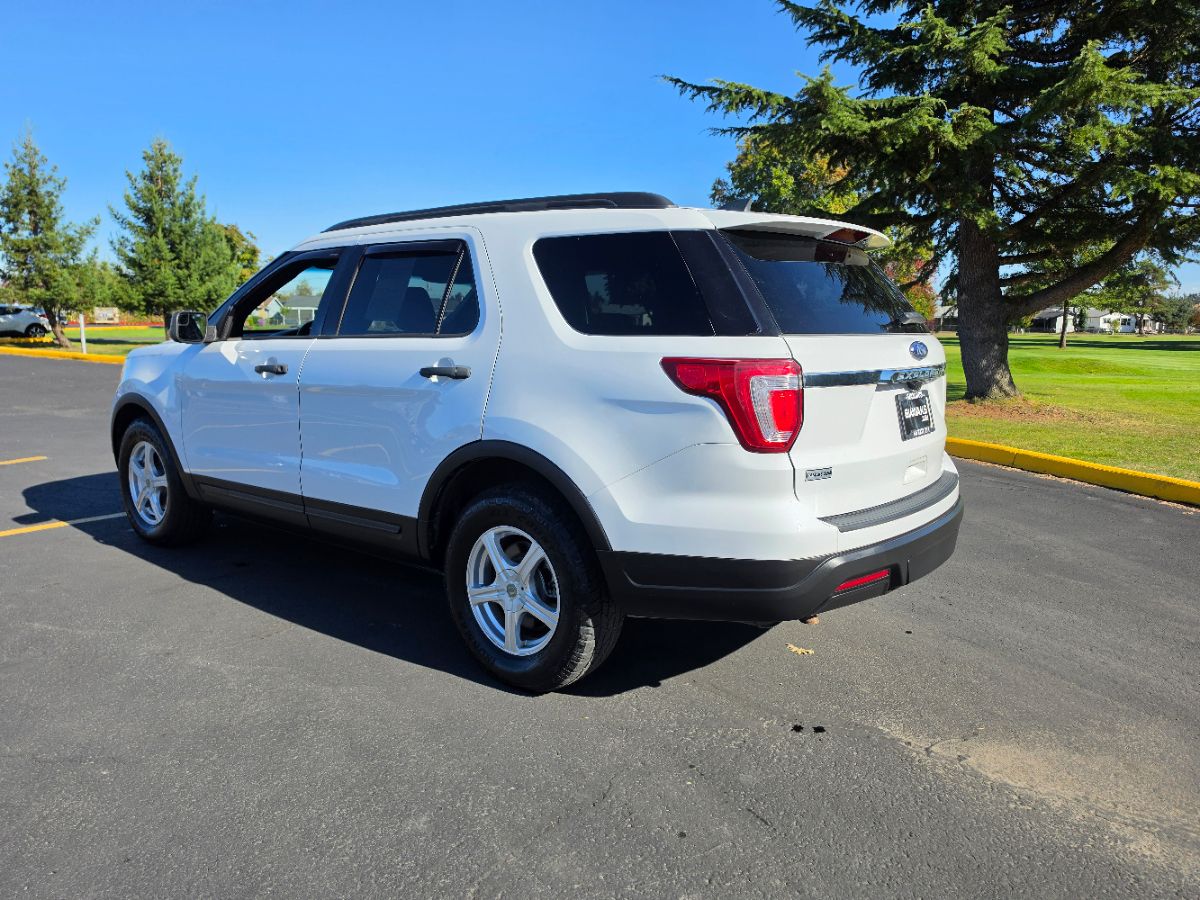 Ford Explorer photo 25