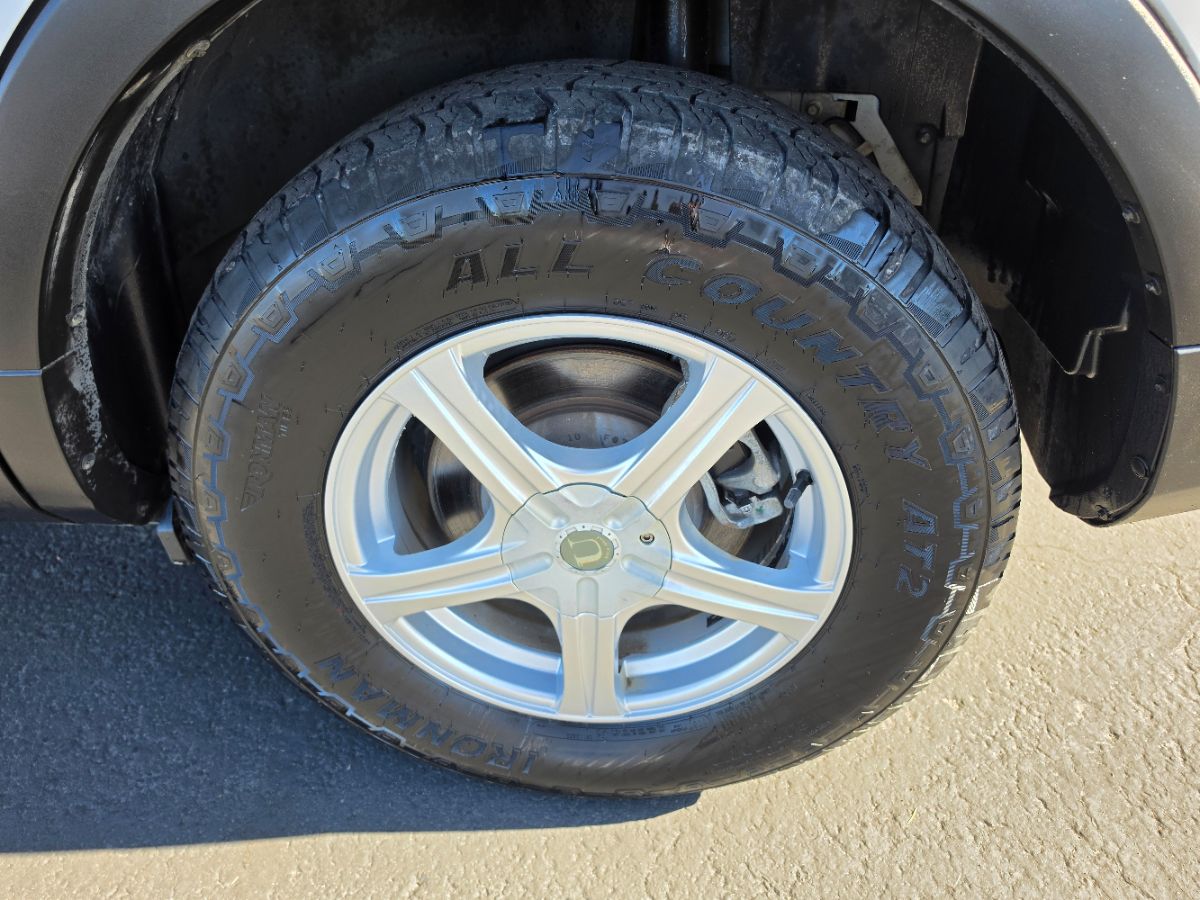 Ford Explorer photo 27