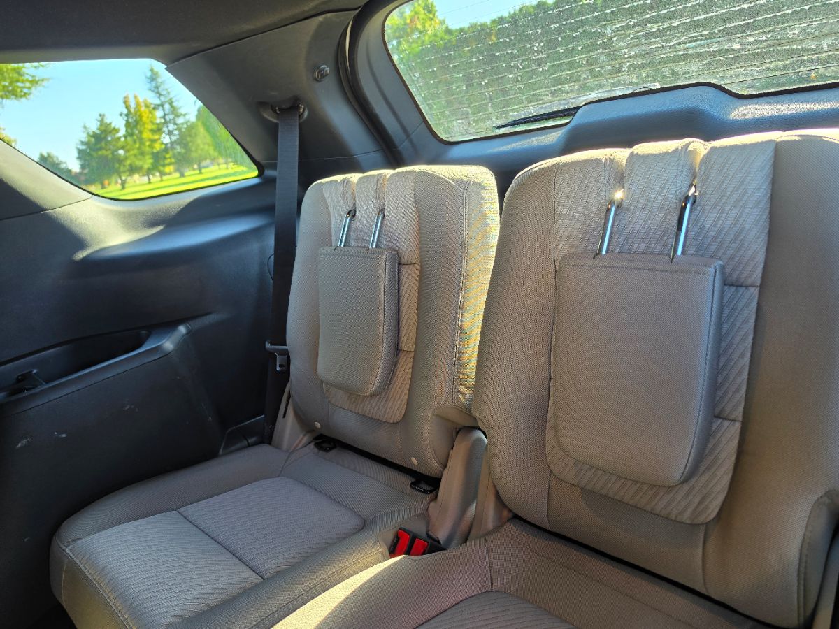 Ford Explorer photo 29