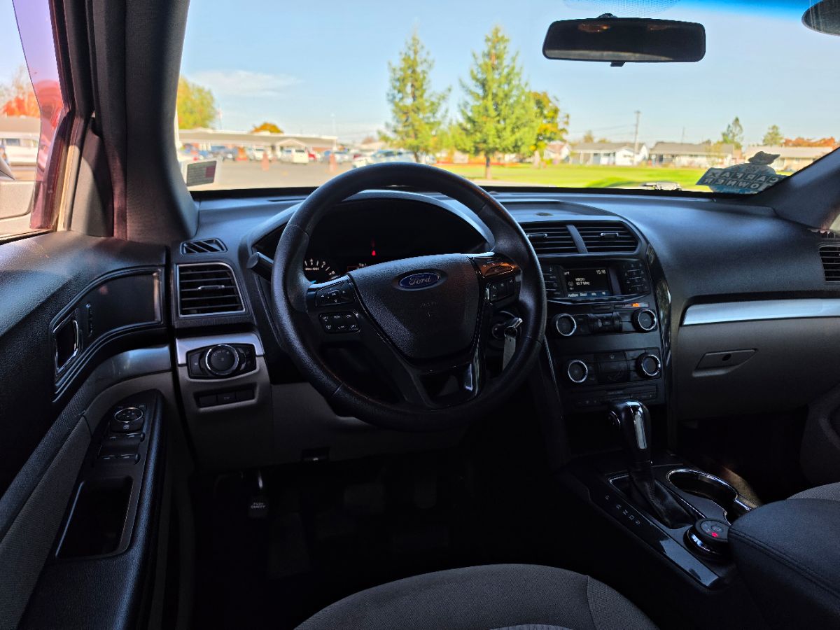 Ford Explorer photo 30