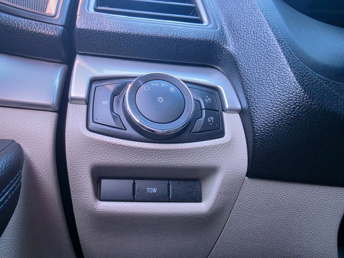 Ford Explorer photo 37