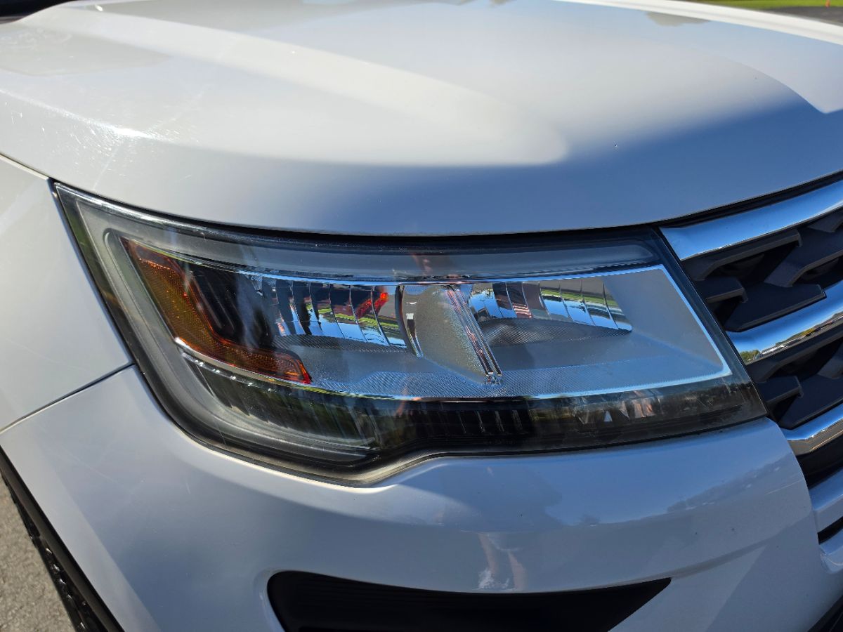 Ford Explorer photo 6