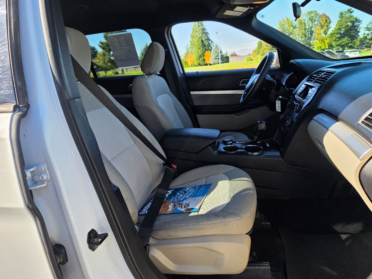 Ford Explorer photo 9