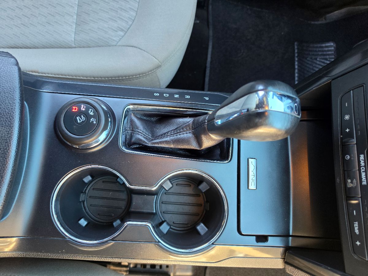 Ford Explorer photo 15