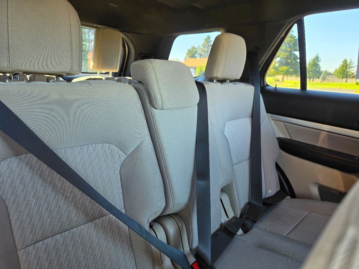 Ford Explorer photo 18