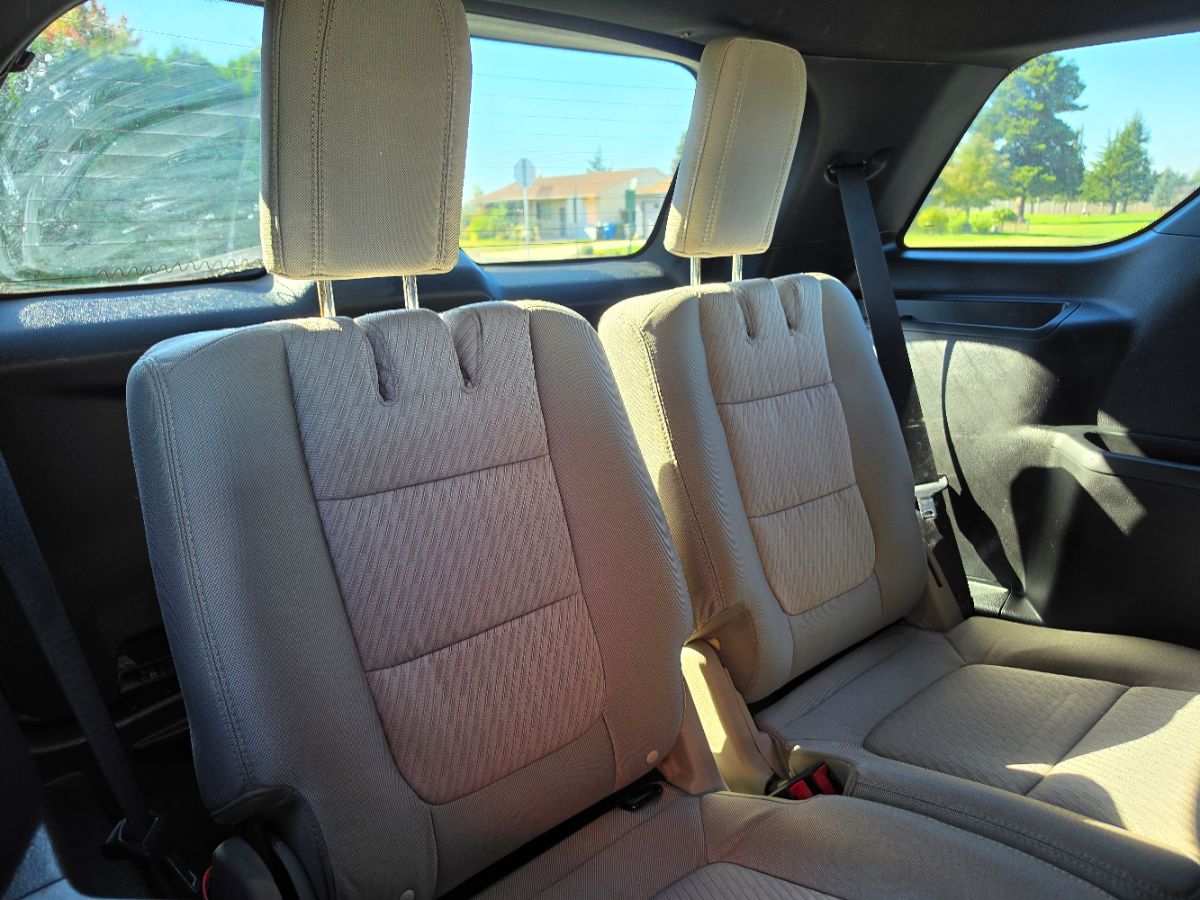 Ford Explorer photo 20