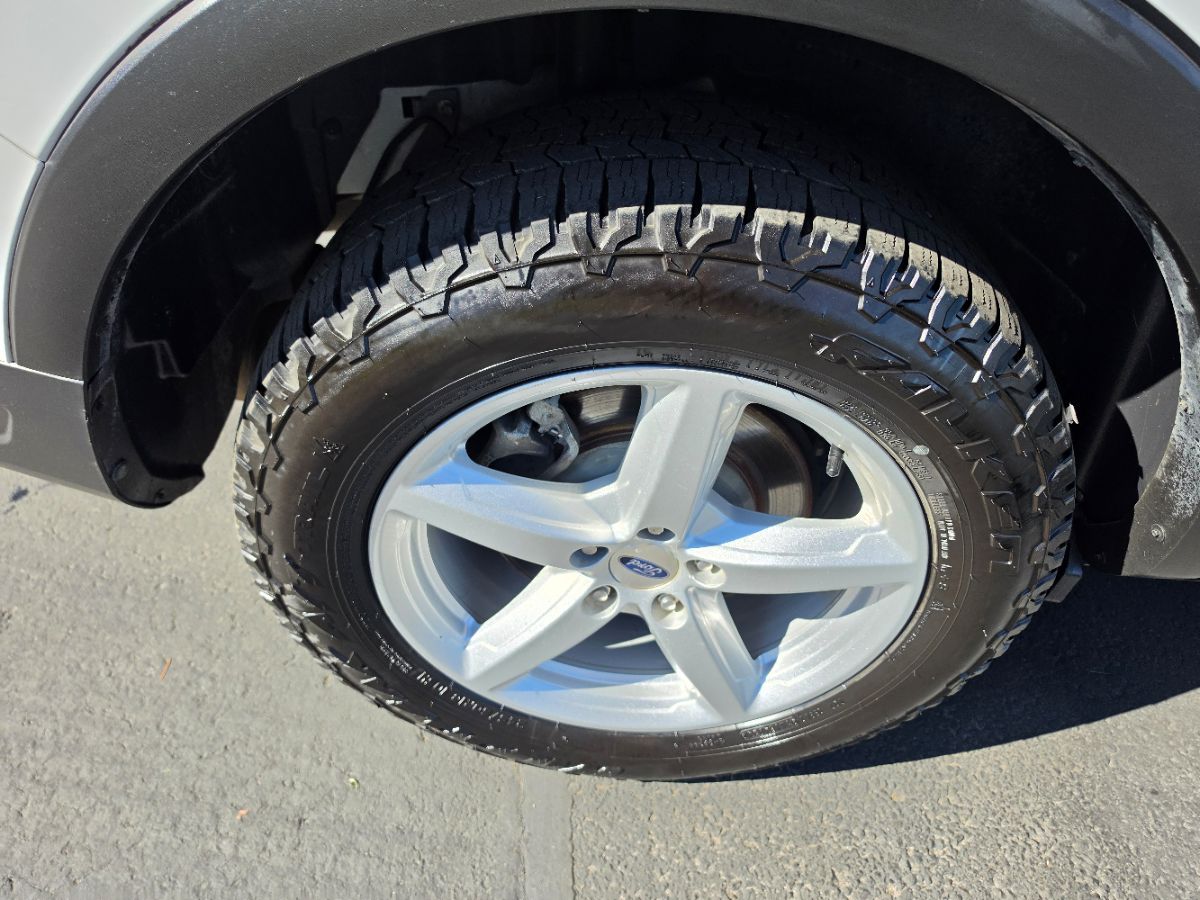 Ford Explorer photo 21