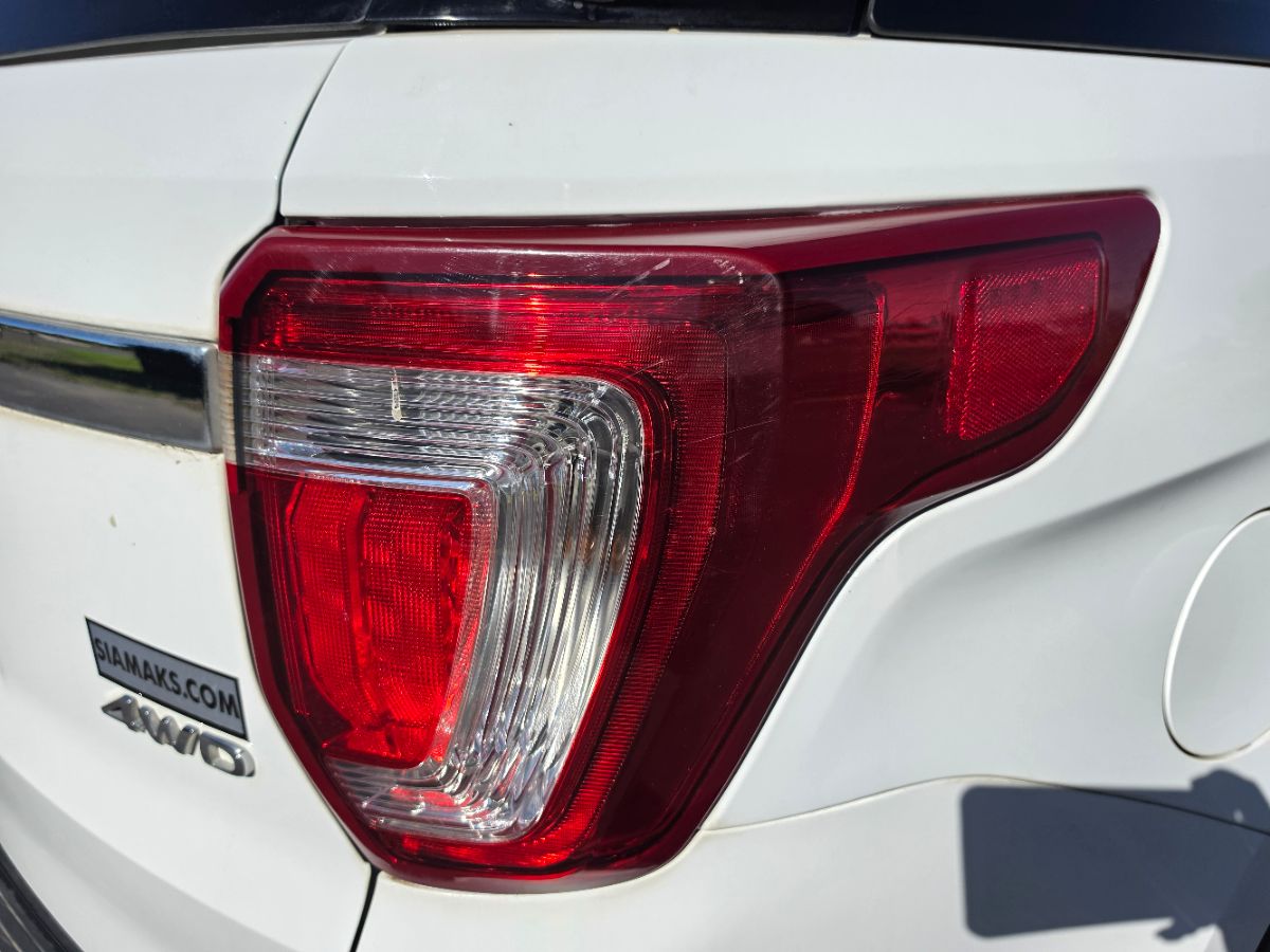 Ford Explorer photo 23