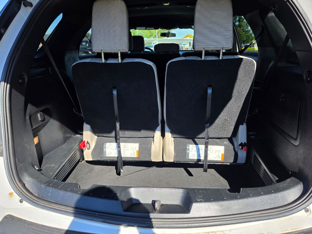 Ford Explorer photo 25