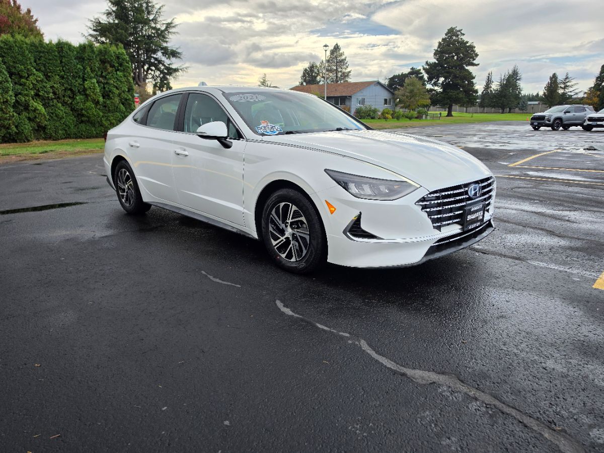 Photo 7 of this Hyundai Sonata Hybrid