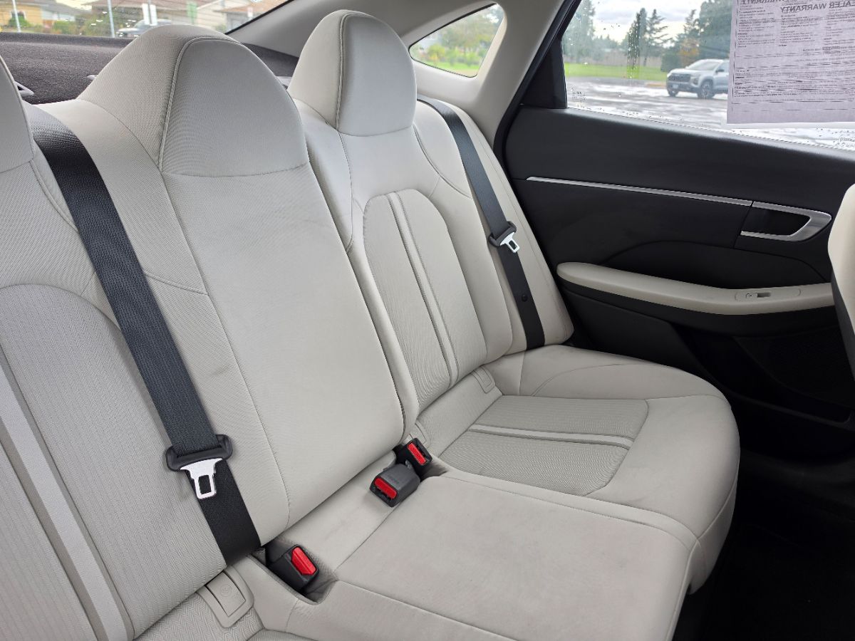 Photo 17 of this Hyundai Sonata Hybrid