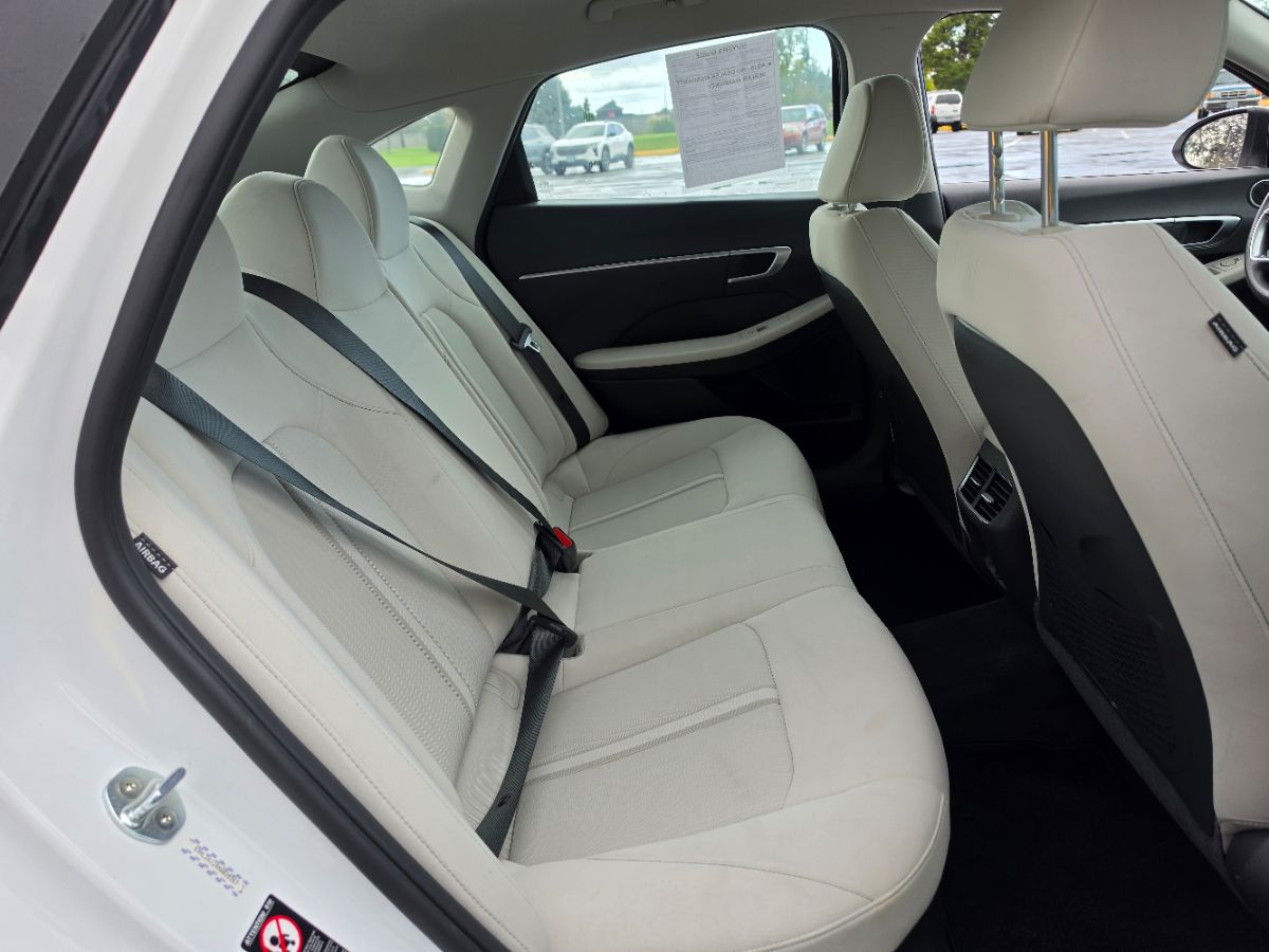 Photo 18 of this Hyundai Sonata Hybrid