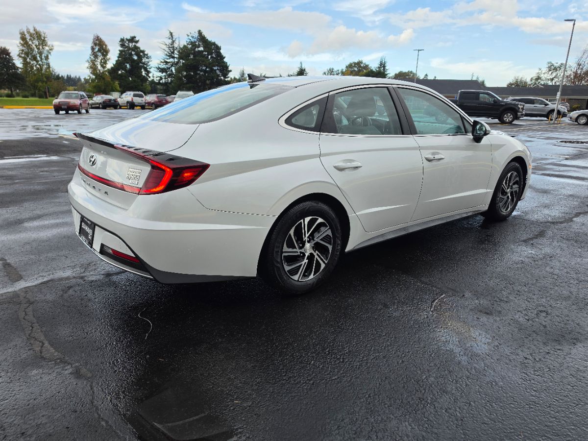 Photo 20 of this Hyundai Sonata Hybrid