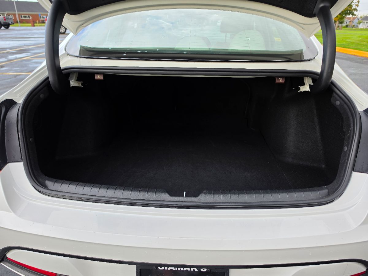 Photo 23 of this Hyundai Sonata Hybrid