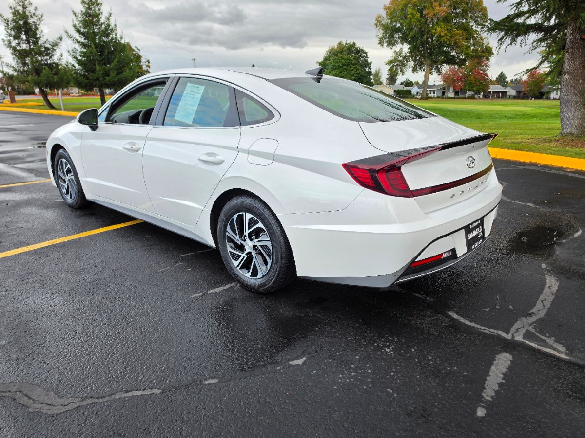 Photo 24 of this Hyundai Sonata Hybrid