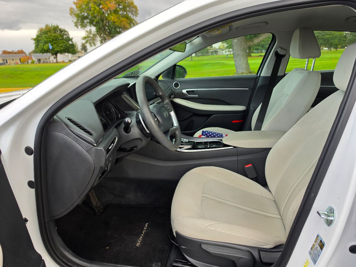 Photo 31 of this Hyundai Sonata Hybrid