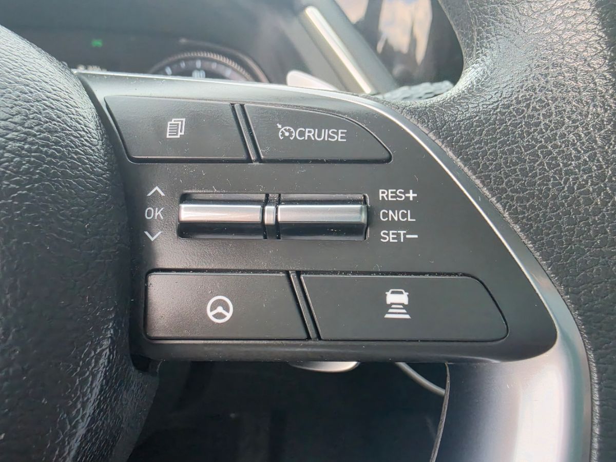 Photo 34 of this Hyundai Sonata Hybrid