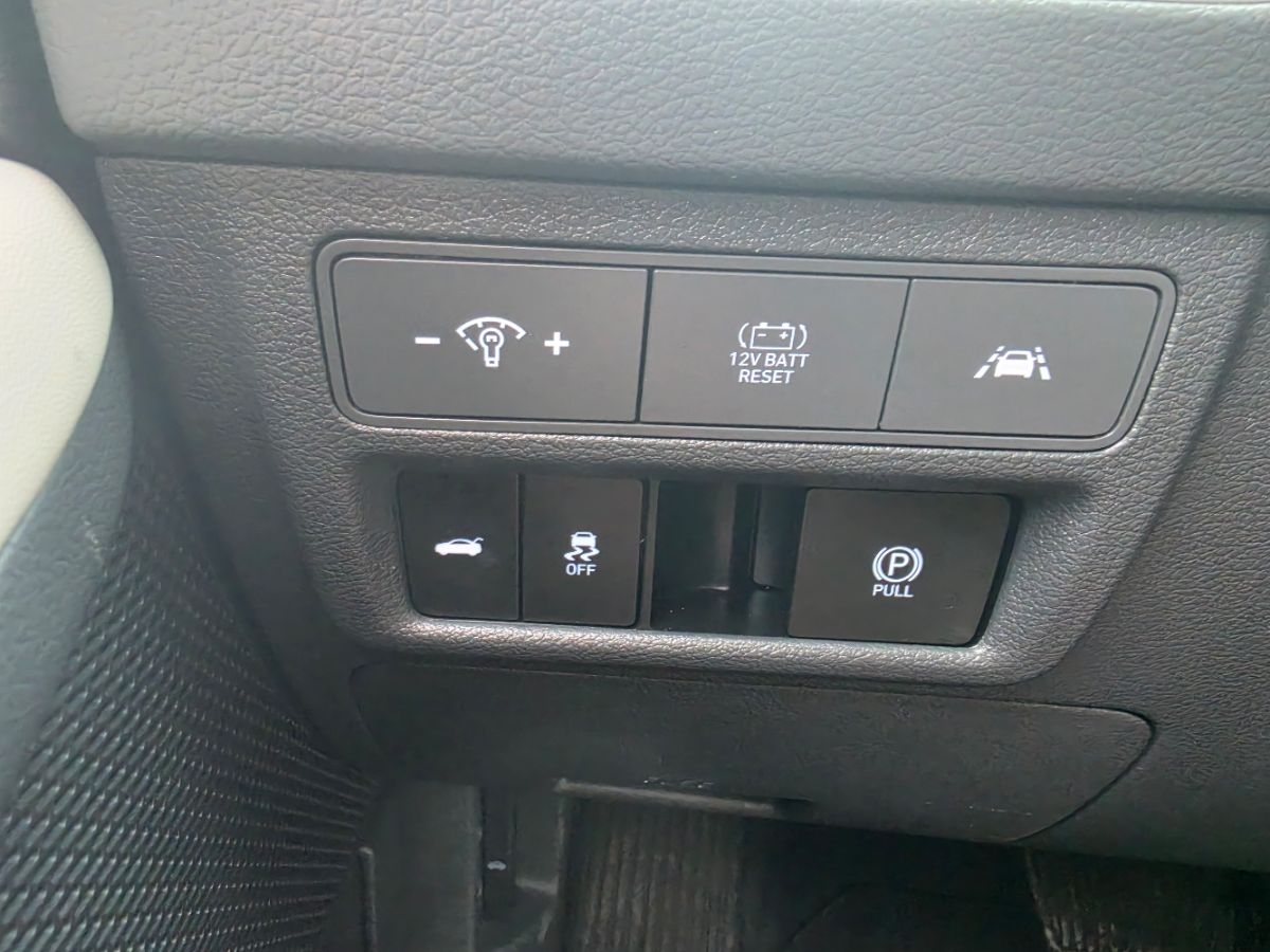 Photo 35 of this Hyundai Sonata Hybrid