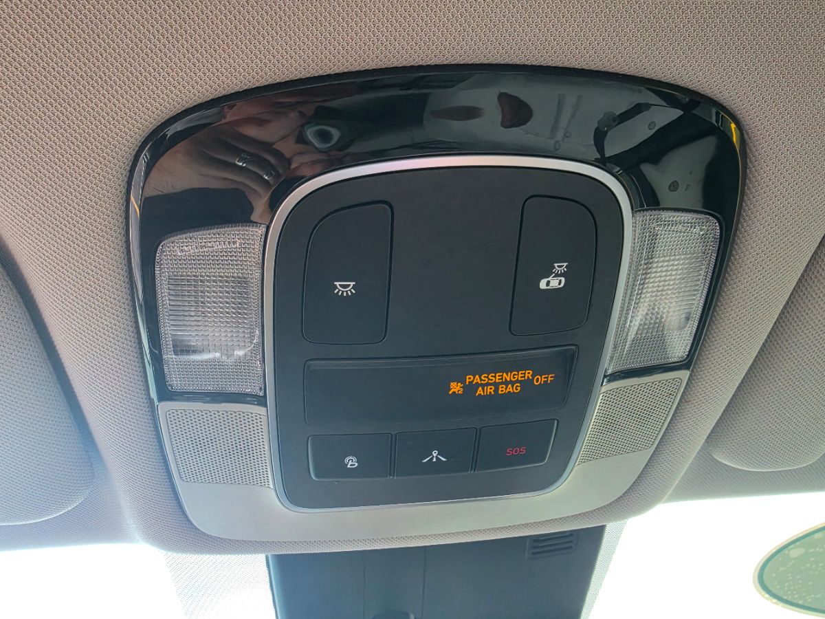 Photo 37 of this Hyundai Sonata Hybrid