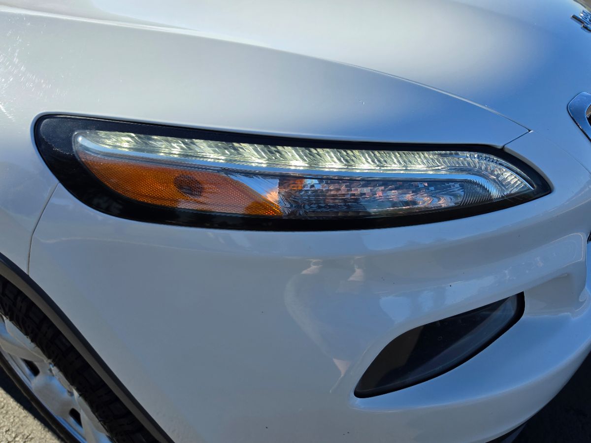 Jeep Cherokee photo 6