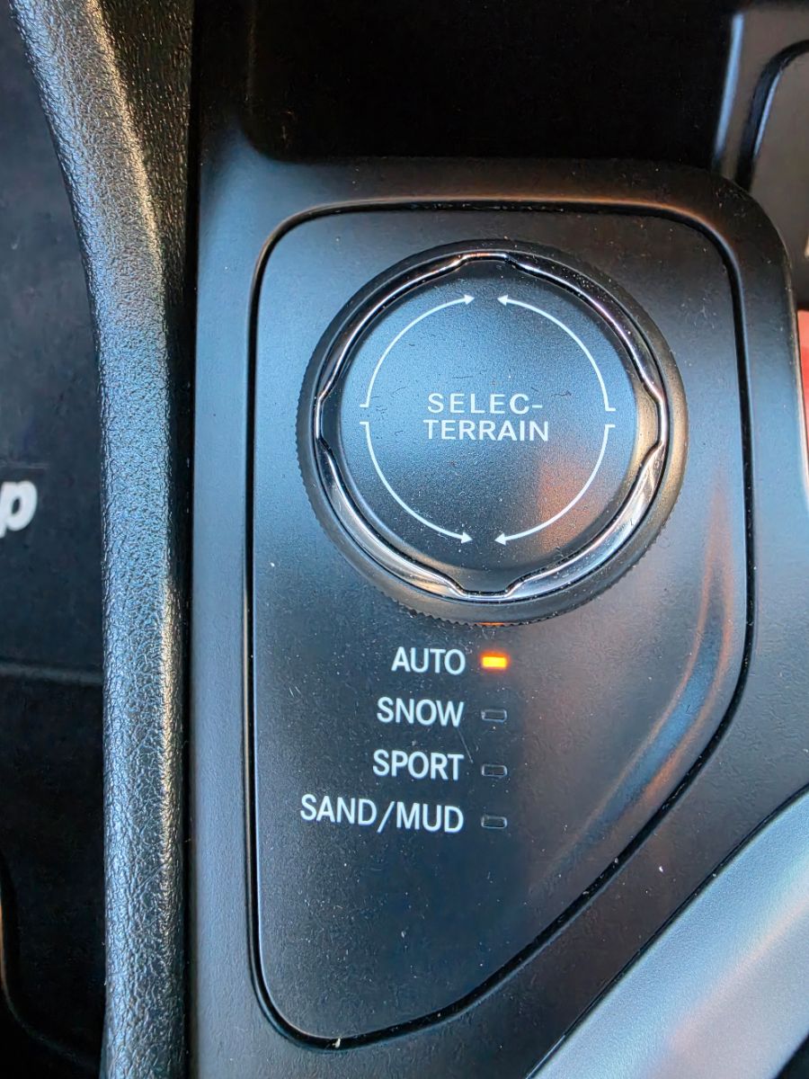 Jeep Cherokee photo 13