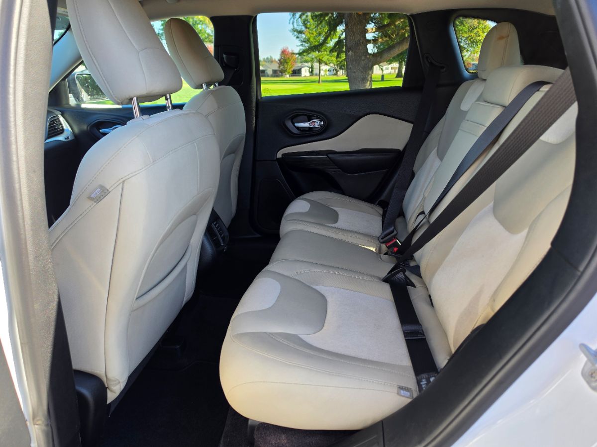 Jeep Cherokee photo 26