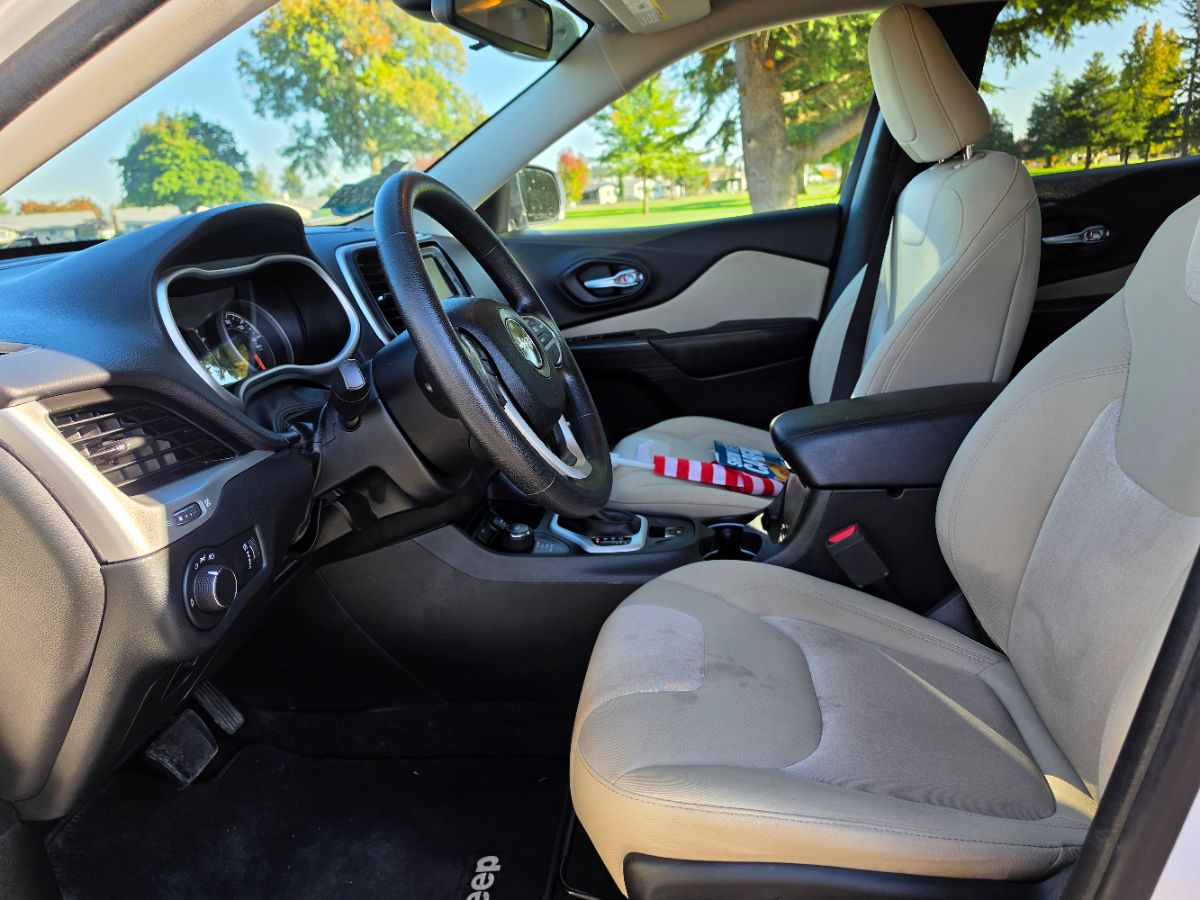 Jeep Cherokee photo 30