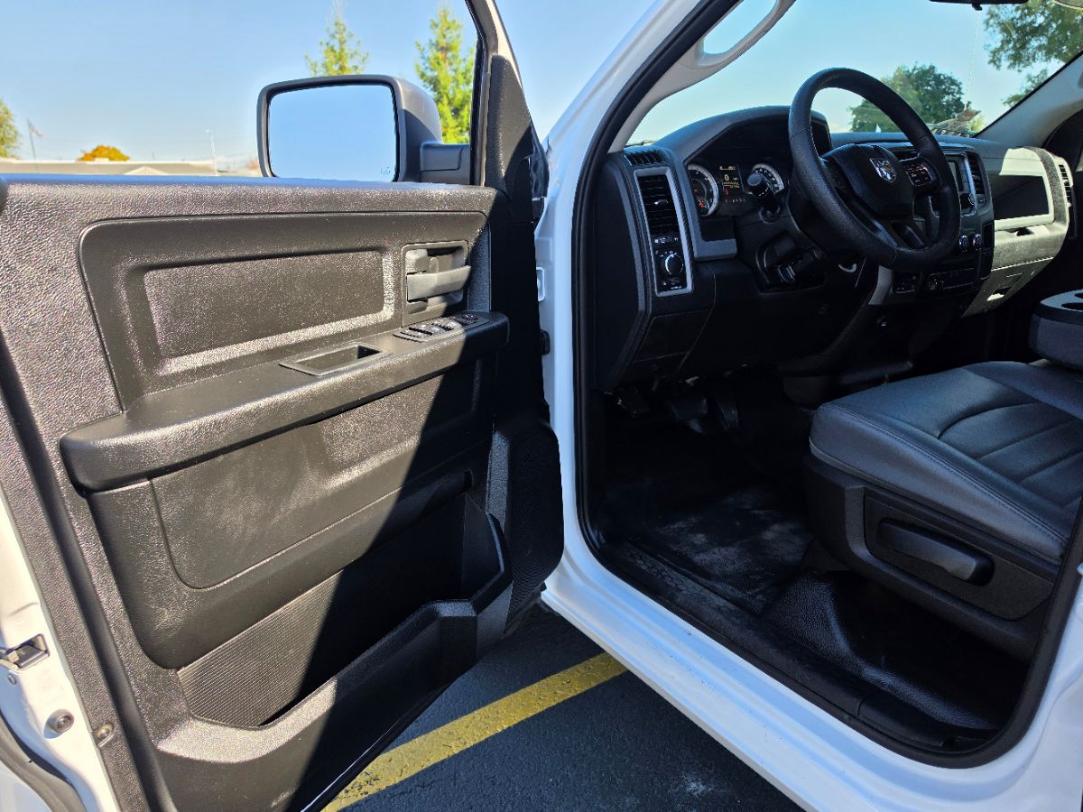Photo 27 of this Ram 1500 Classic